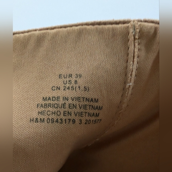 Ankle-high Boots With Block Heel - Picture 9 of 9